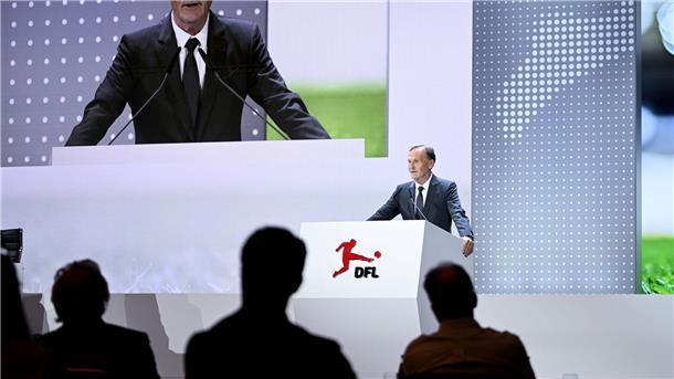 Watzke bei DFL wiedergewählt - Zuversicht durch Kanzler-Wort Hans-Joachim Watzke darf sich über ein einstimmiges Votum freuen.